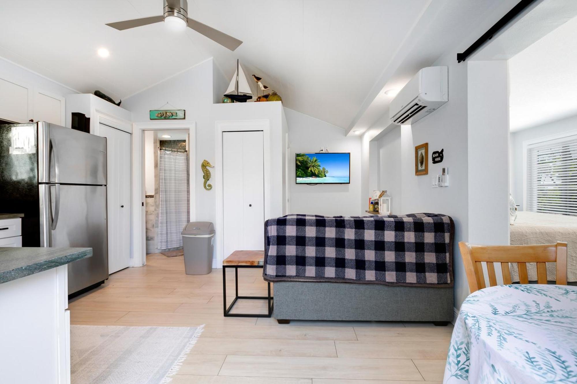 Tides Inn On The Bay Vacation Homes เบรเดนทันบีช ภายนอก รูปภาพ