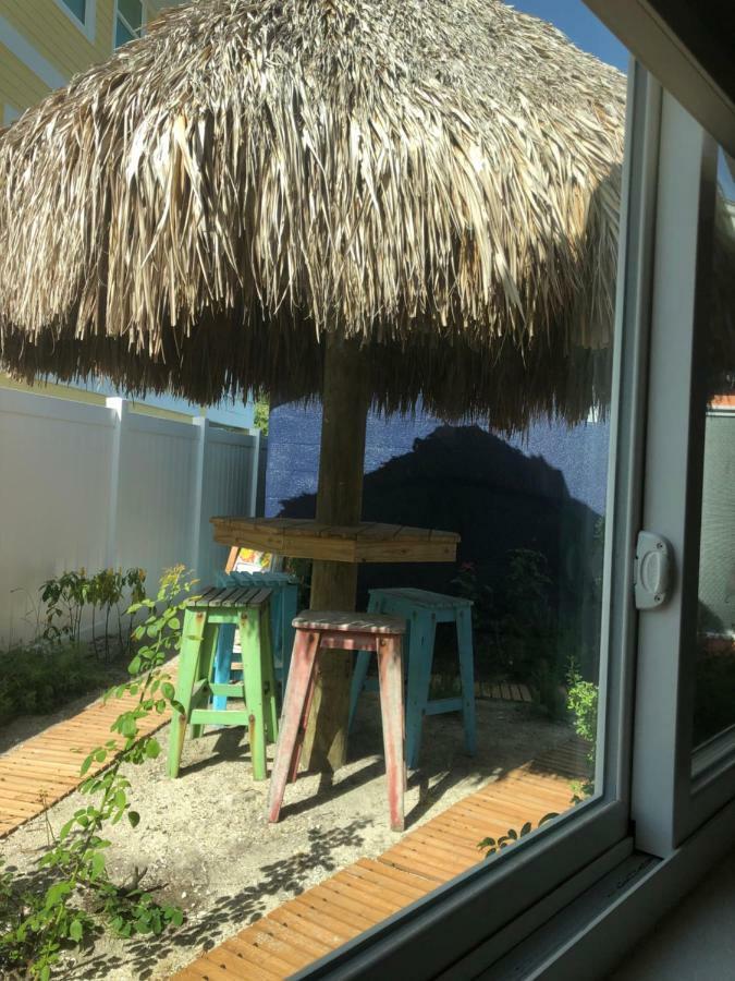 Tides Inn On The Bay Vacation Homes เบรเดนทันบีช ภายนอก รูปภาพ