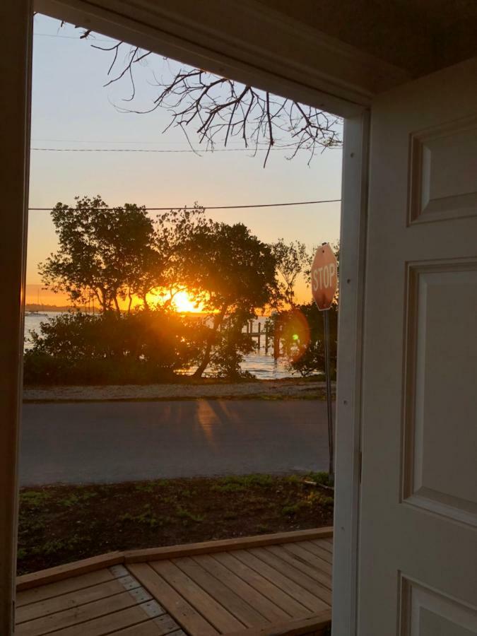 Tides Inn On The Bay Vacation Homes เบรเดนทันบีช ภายนอก รูปภาพ